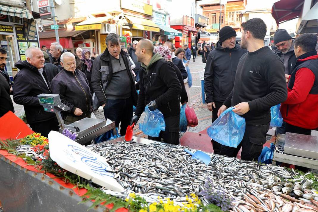 Kilosu bir günde 300 TL'den 100 TL'ye düşünce kasa kasa satıldı! O kentte bolluk yaşanıyor 1
